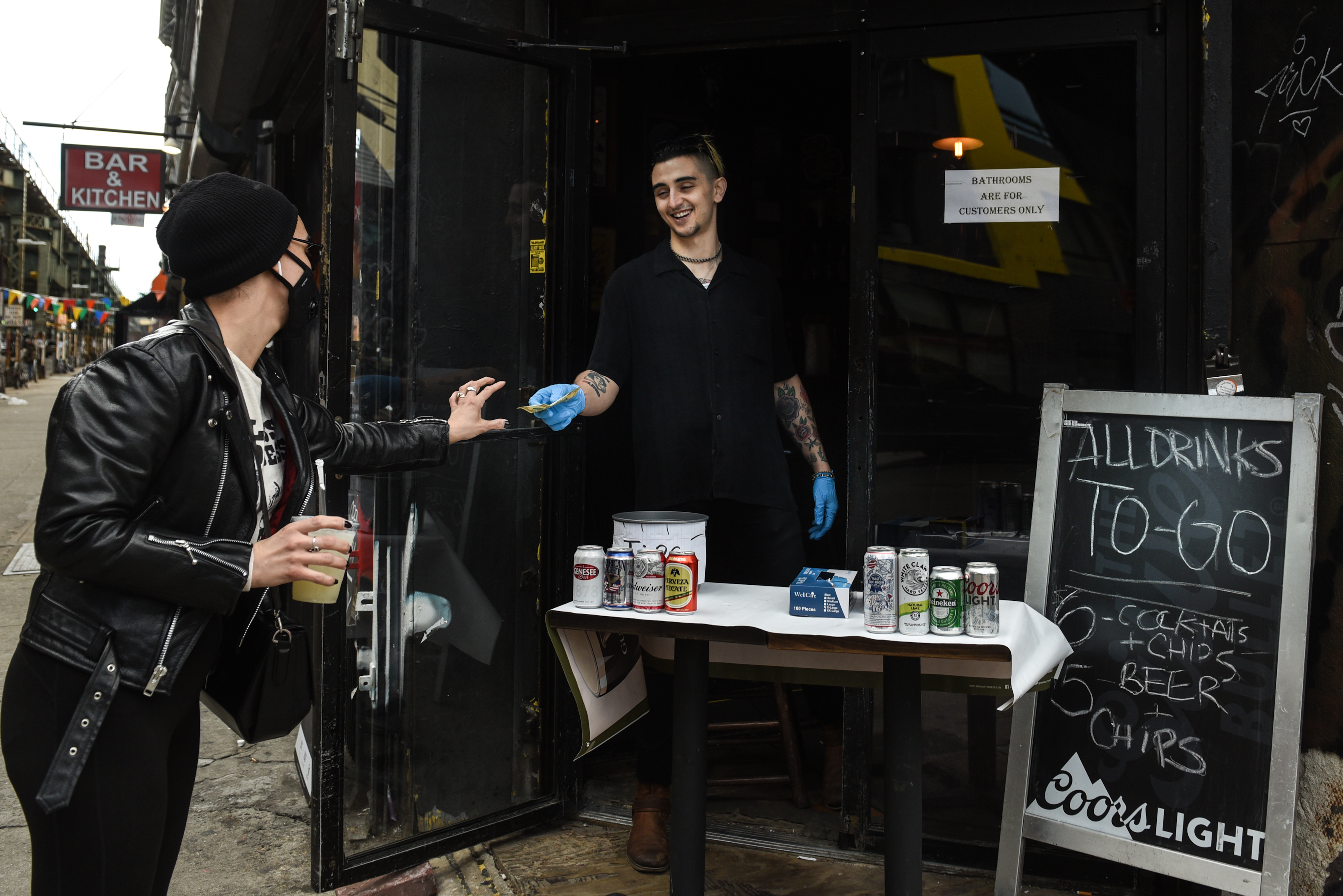 Lawmakers reject to-go cocktails in New York, at least for now