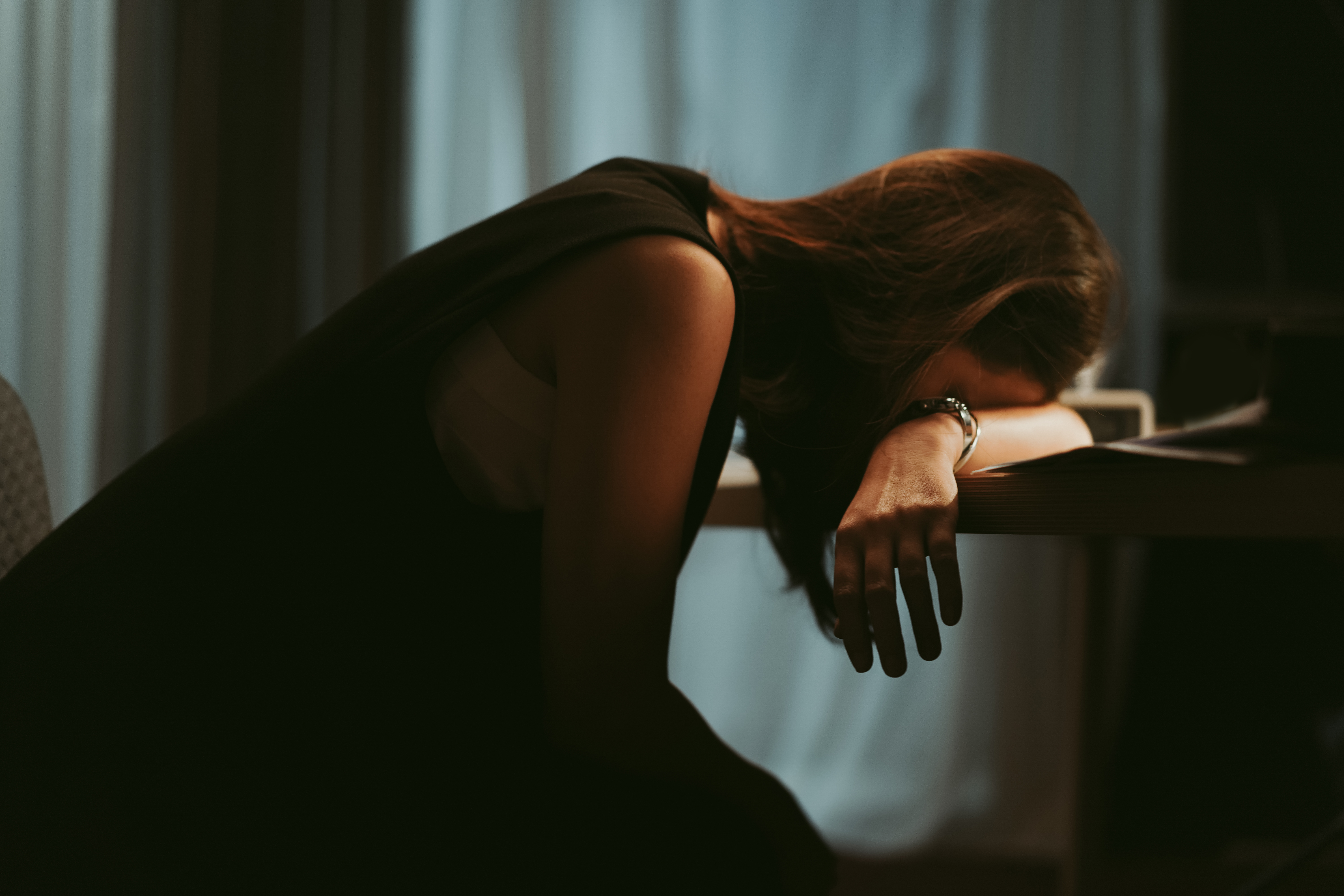 1 In 4 Women Lawyers Consider Quitting Due To Mental Burnout, Family Demands