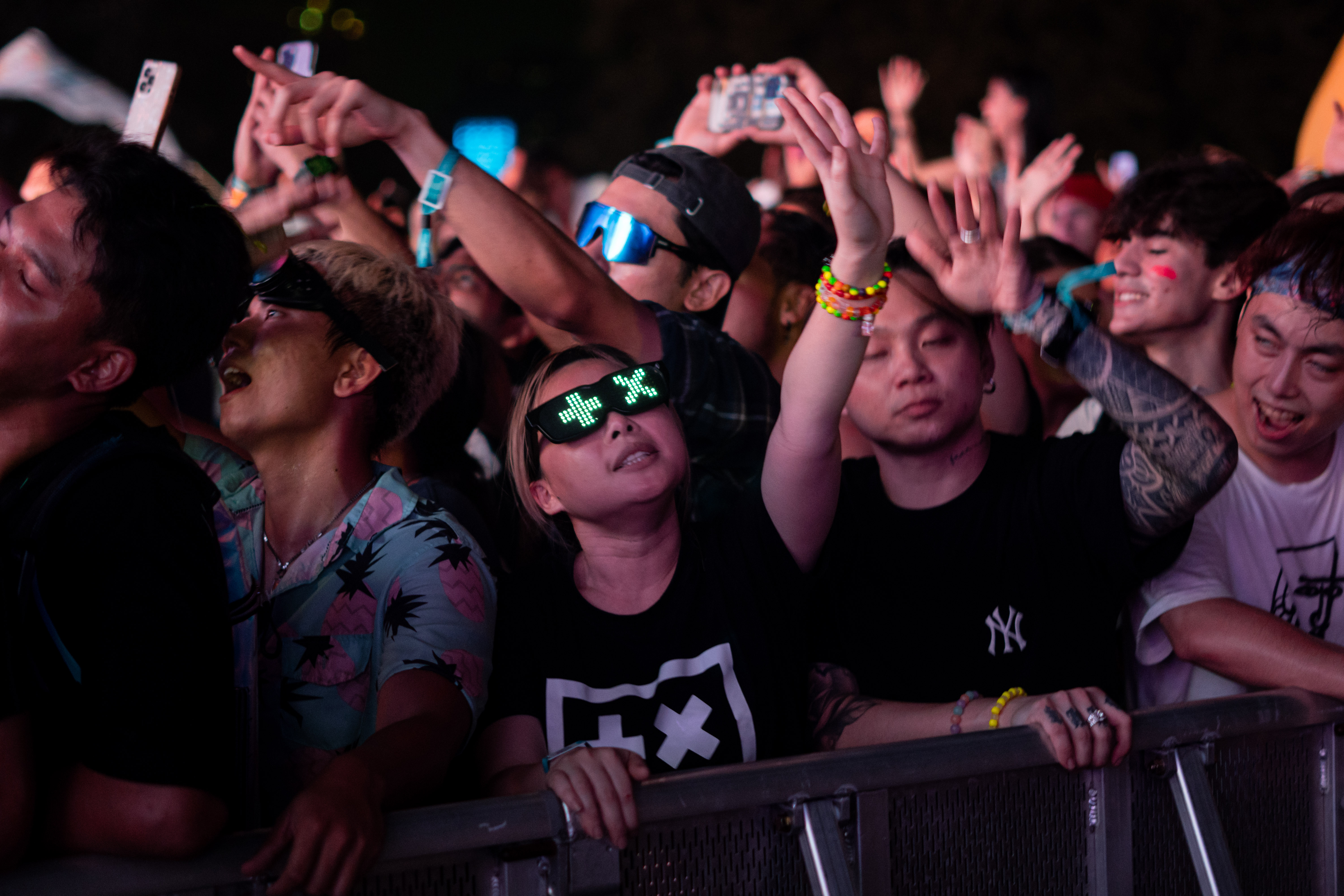 Early Addition: NYPD officers charged for allegedly stealing expensive champagne from the Electric Zoo festival V.I.P. zone