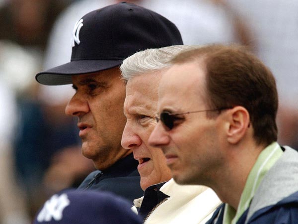 With photo slideshow: Yankee's owner George Steinbrenner dies at