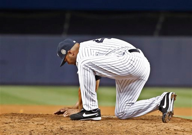 Video: Mariano Rivera makes final Yankee Stadium appearance amid tears,  cheers 